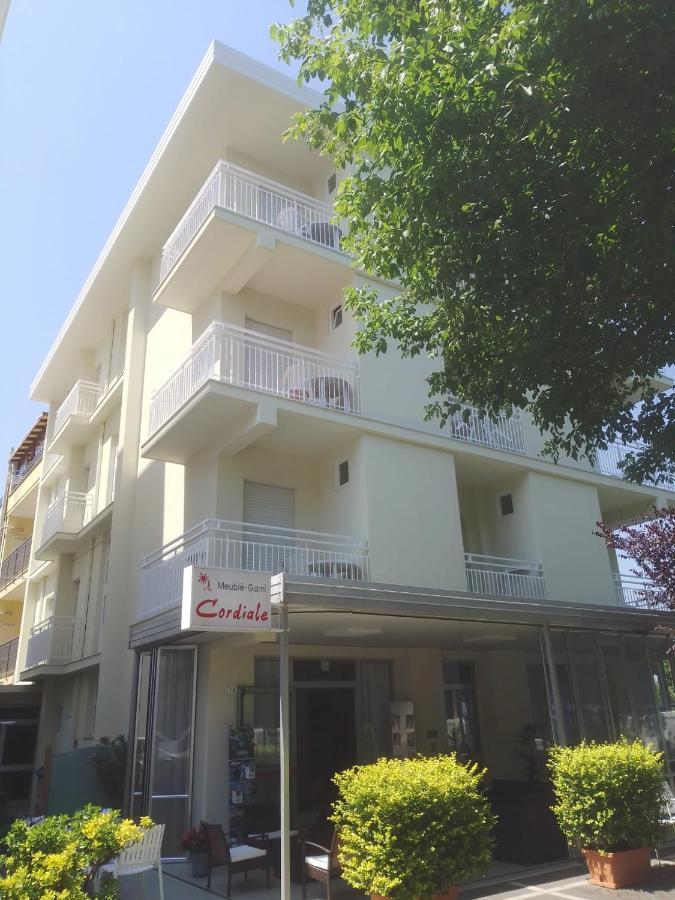B&B - Meuble' - Hotel " Cordiale " 미사노아드리아티코 외부 사진