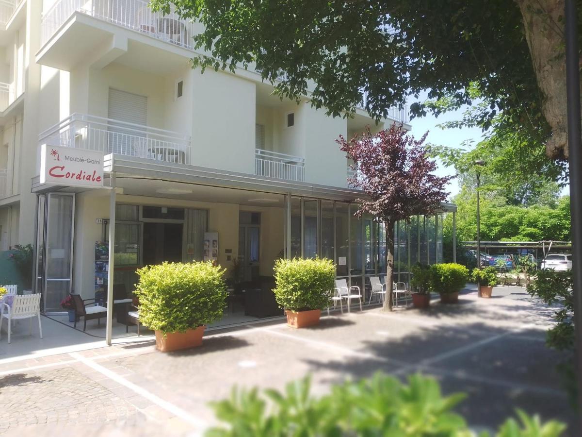 B&B - Meuble' - Hotel " Cordiale " 미사노아드리아티코 외부 사진