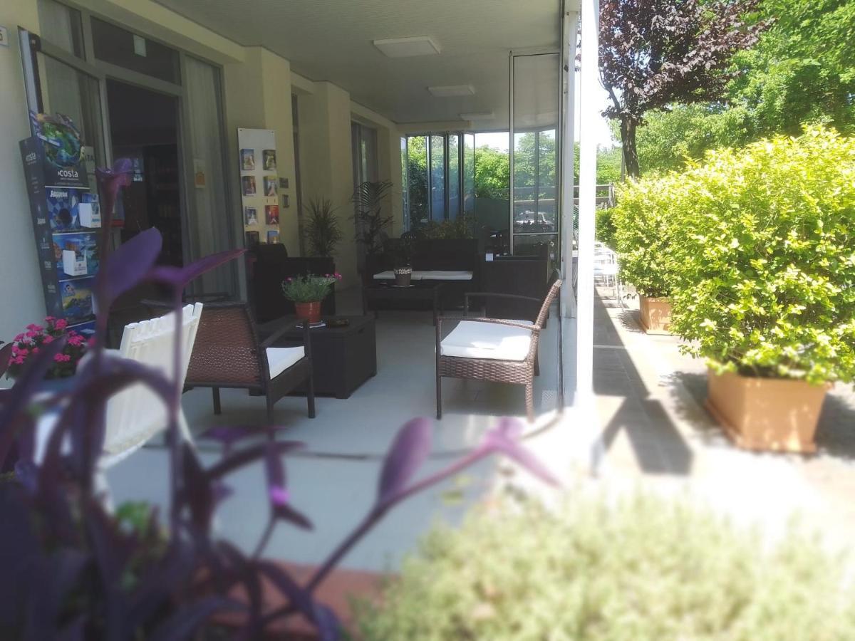 B&B - Meuble' - Hotel " Cordiale " 미사노아드리아티코 외부 사진