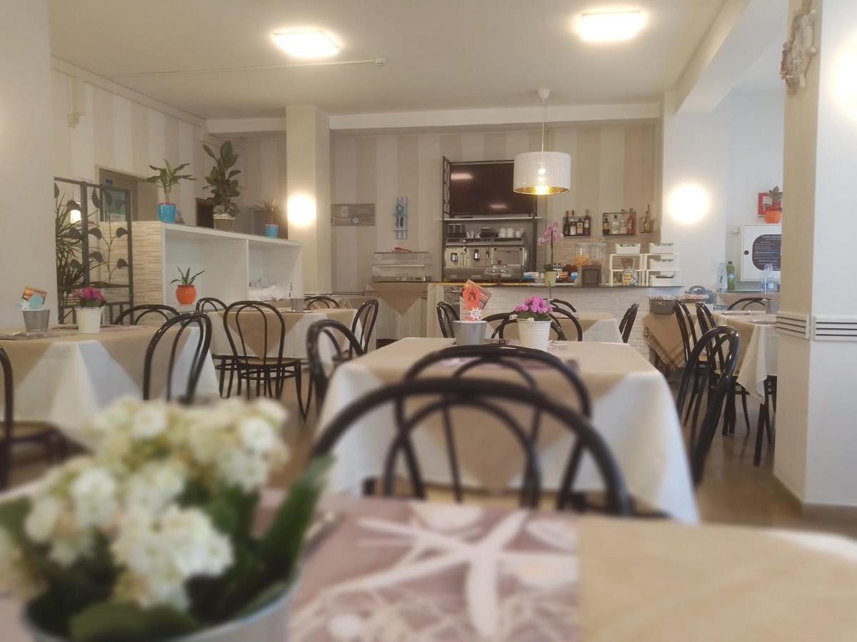 B&B - Meuble' - Hotel " Cordiale " 미사노아드리아티코 외부 사진