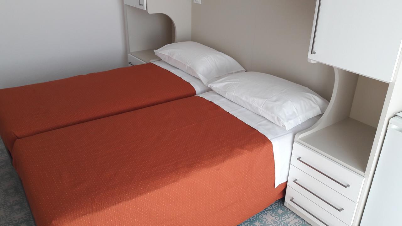 B&B - Meuble' - Hotel " Cordiale " 미사노아드리아티코 외부 사진
