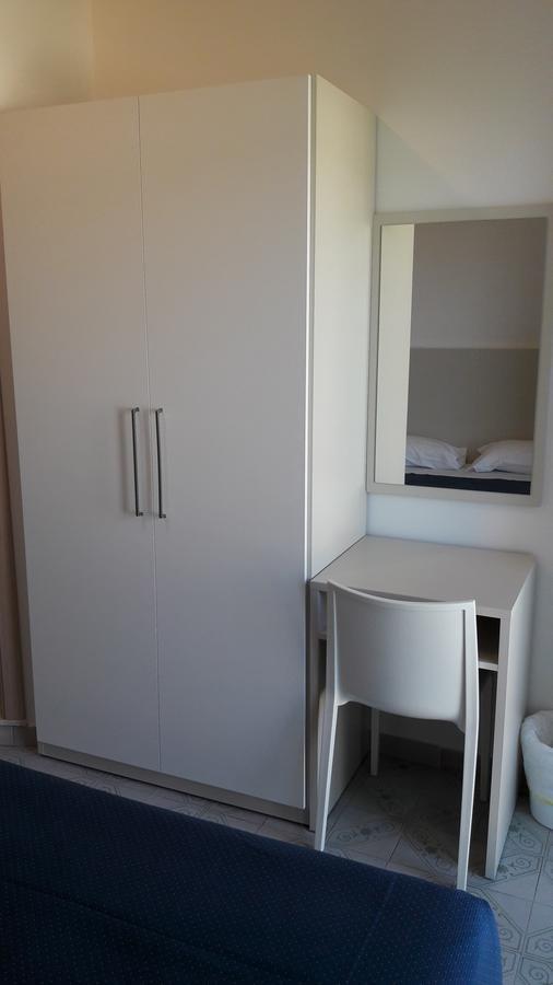 B&B - Meuble' - Hotel " Cordiale " 미사노아드리아티코 외부 사진