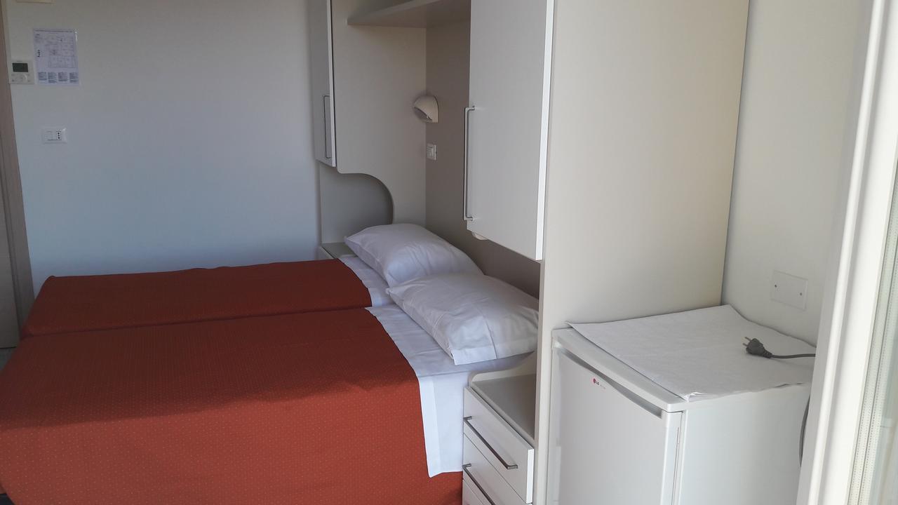 B&B - Meuble' - Hotel " Cordiale " 미사노아드리아티코 외부 사진