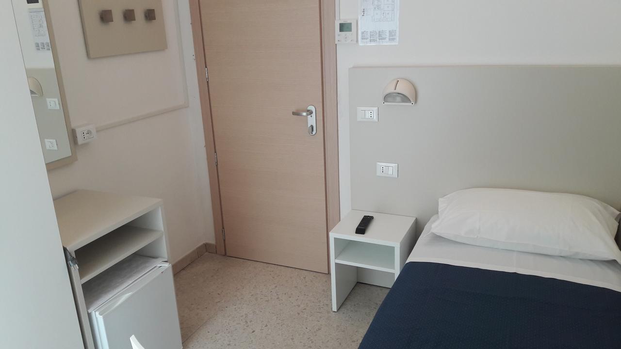 B&B - Meuble' - Hotel " Cordiale " 미사노아드리아티코 외부 사진