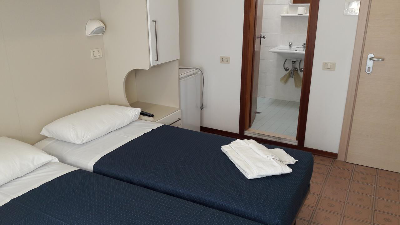 B&B - Meuble' - Hotel " Cordiale " 미사노아드리아티코 외부 사진