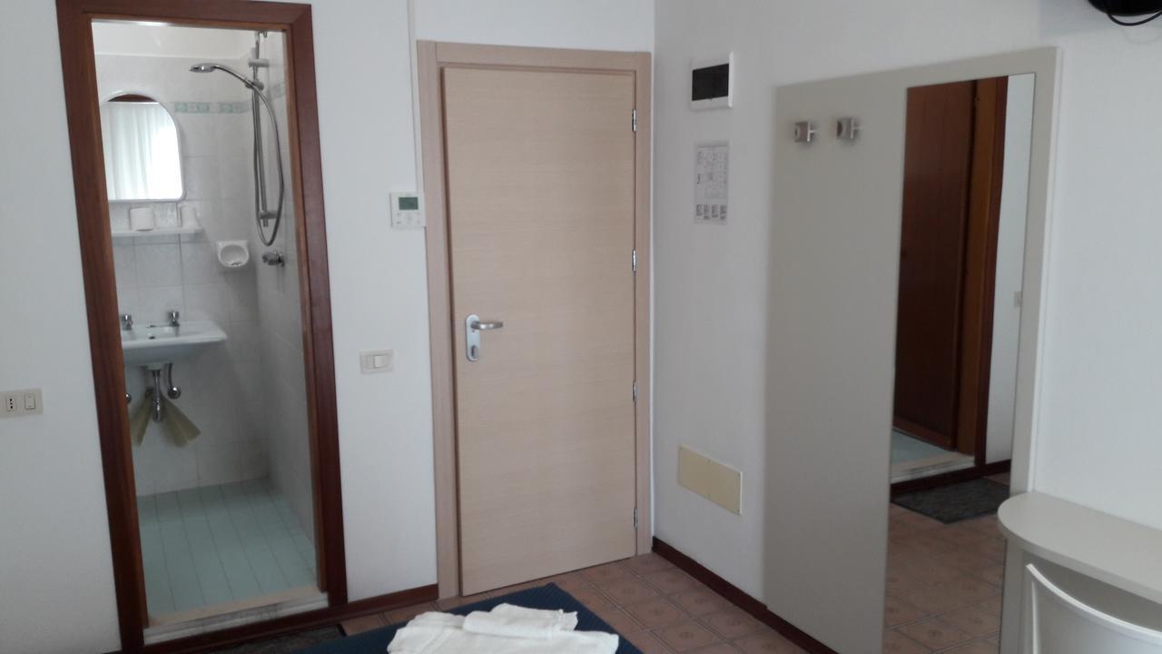 B&B - Meuble' - Hotel " Cordiale " 미사노아드리아티코 외부 사진