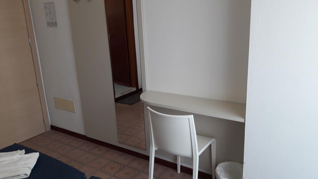 B&B - Meuble' - Hotel " Cordiale " 미사노아드리아티코 외부 사진